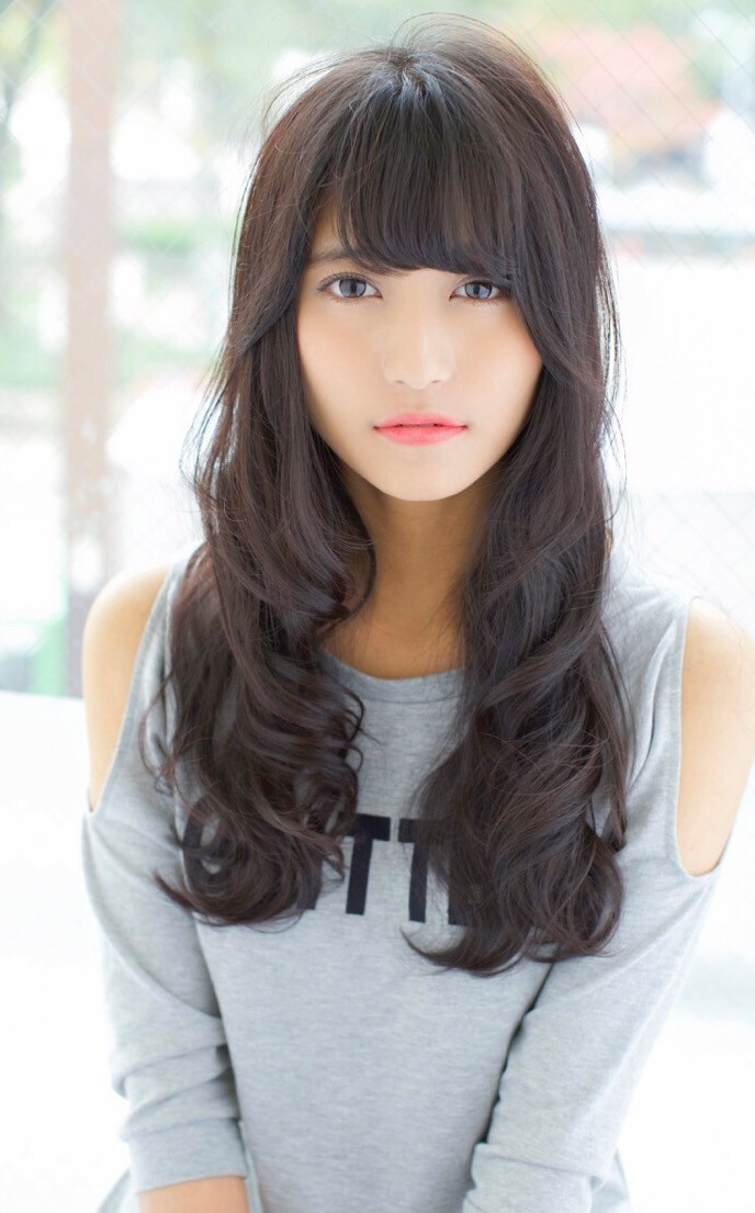 髪 スタイリング 女